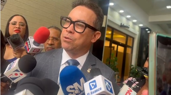 amado-diaz-repite-como-vocero-del-bloque-de-diputados-del-prm