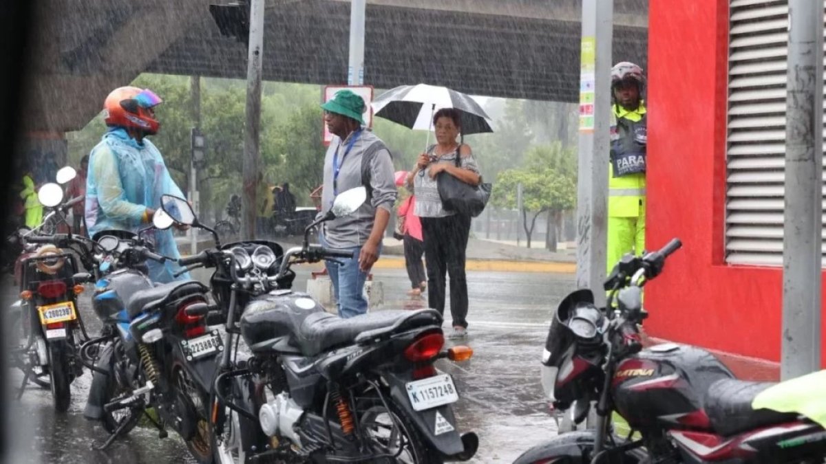 vaguada-y-onda-tropical-se-combinaran-para-generar-aguaceros-en-varias-provincias