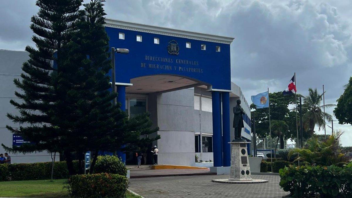 mas-de-520-mil-personas-tienen-prohibicion-de-salida-en-rd