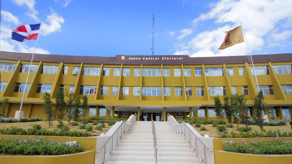 jce-anuncia-nuevos-horarios-para-los-centros-de-cedulacion-a-partir-del-1-de-agosto