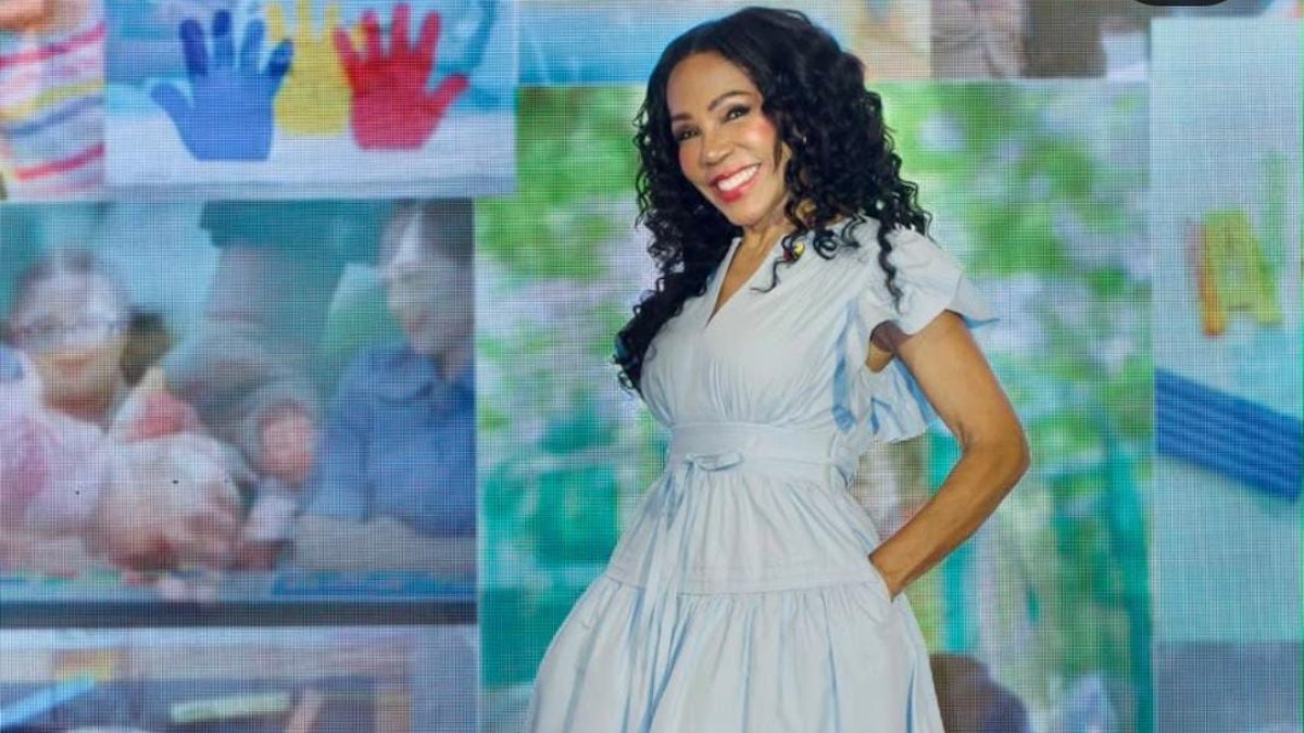 magali-febles-reafirma-su-compromiso-social-y-anuncia-«la-casa-del-autismo»-durante-la-gala-de-miss-rd-universo