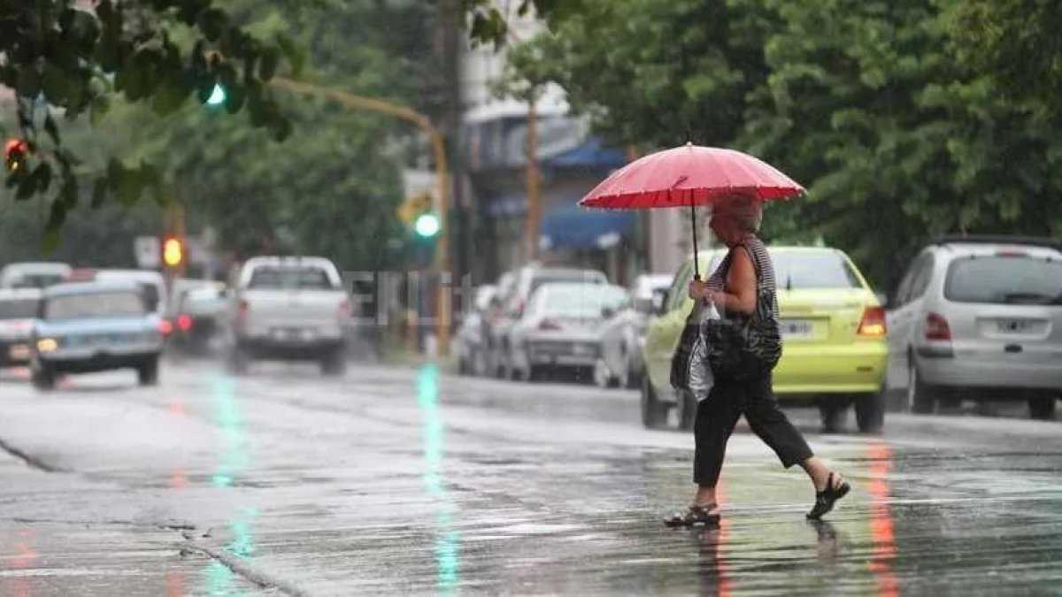 pronostican-aguaceros-en-20-provincias-y-el-dn;-coe-emite-alerta-verde-para-dos-localidades