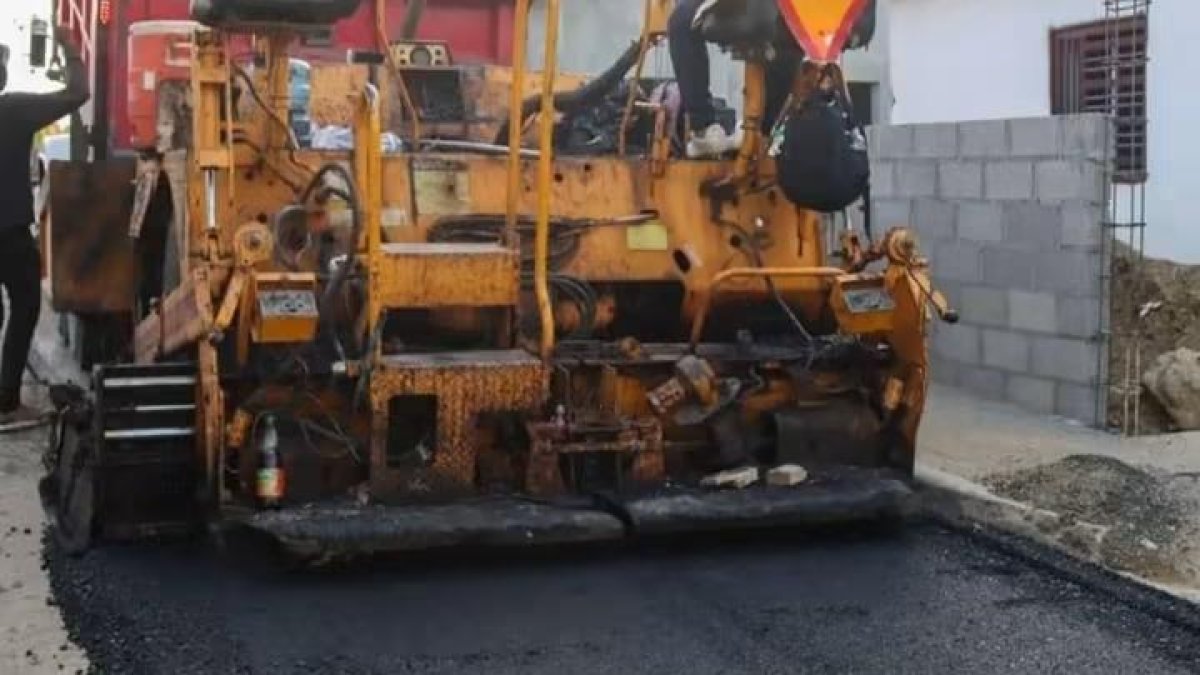 alcalde-junior-santos-inicia-puente-en-nueva-esperanza-y-promete-asfaltado-total-de-los-alcarrizos