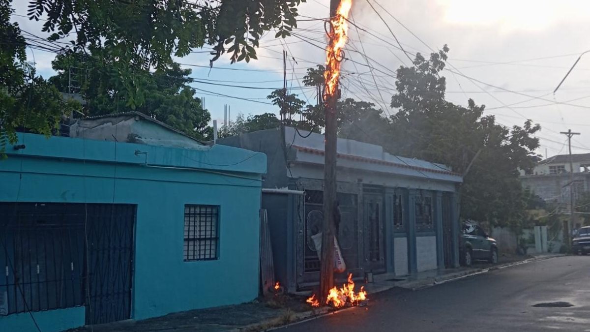 incendio-de-poste-causa-alarma-en-san-isidro;-vecinos-responsabilizan-fallas-electricas