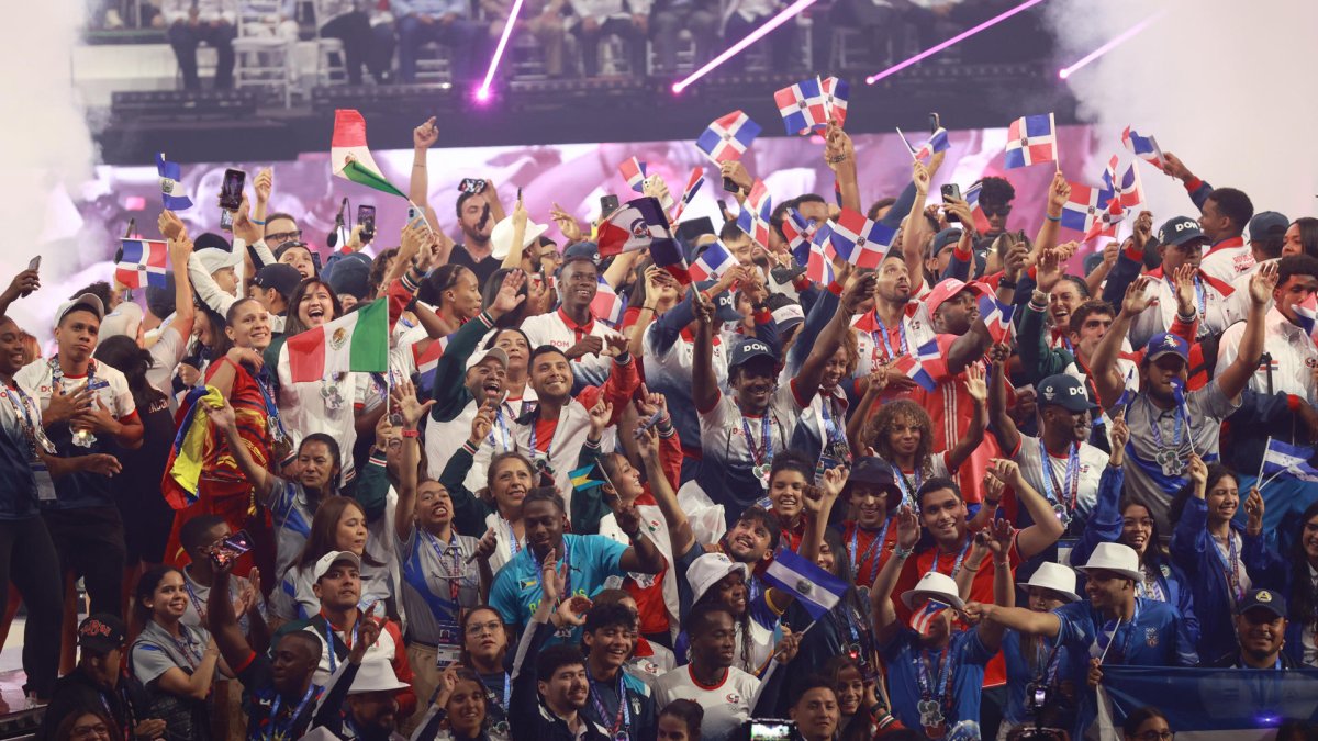 con-emotiva-y-vibrante-ceremonia-fueron-clausurados-los-juegos-centroamericanos-y-del-caribe-de-santo-domingo-2026