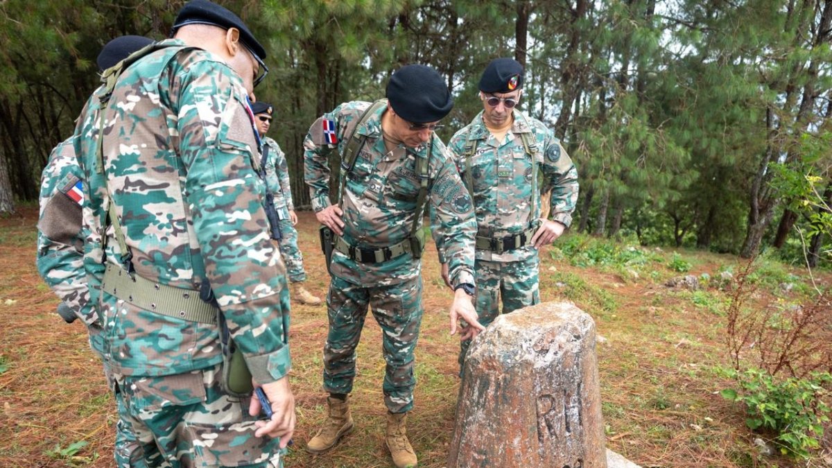 comandante-ejercito-supervisa-operaciones-de-tropas-en-la-frontera