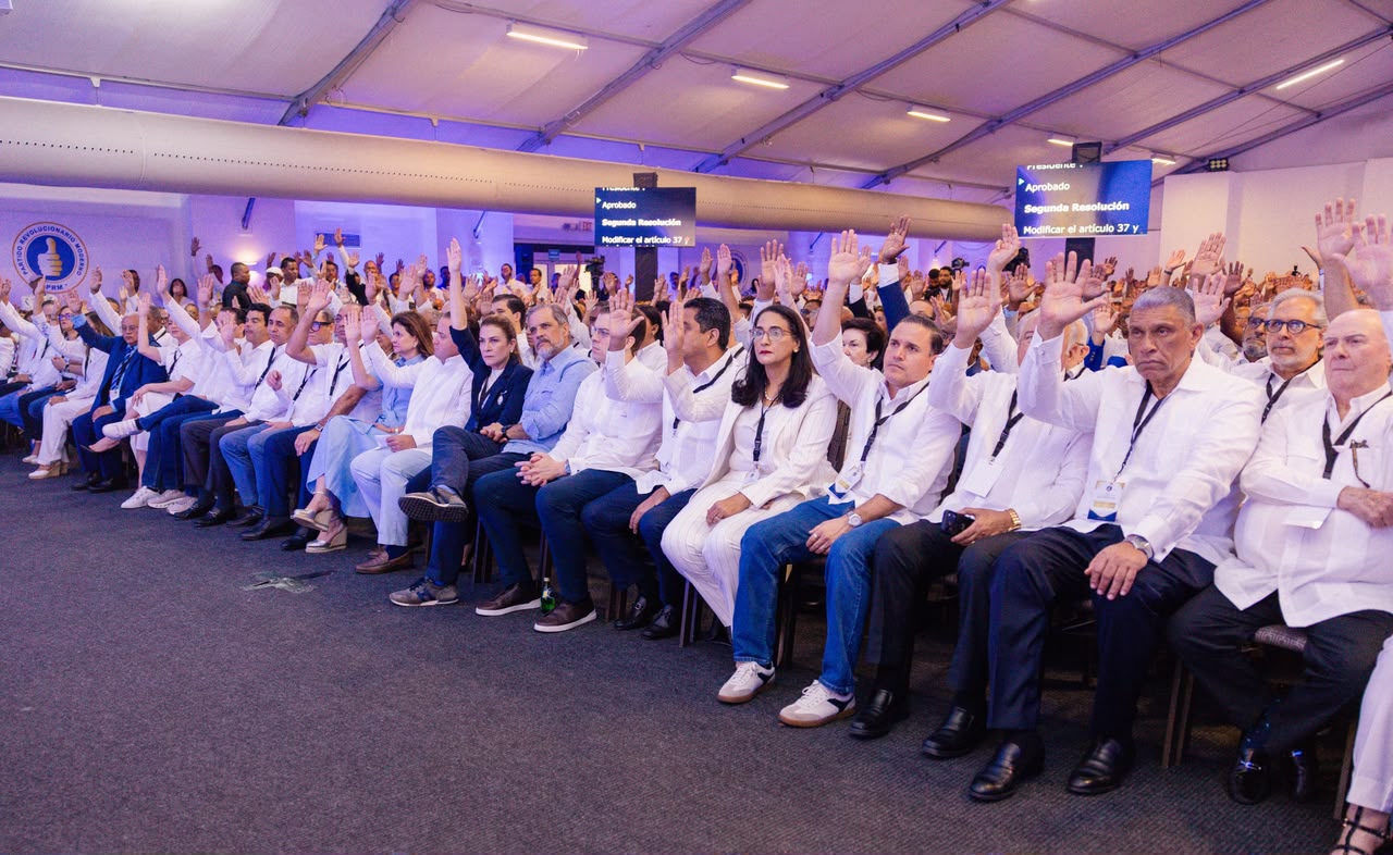 luis-abinader-asume-la-presidencia-del-prm-para-el-periodo-2026-2030