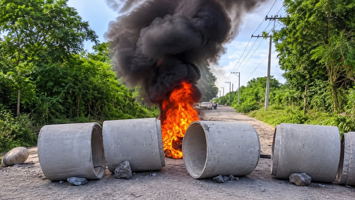 protestan-en-demanda-de-terminacion-de-calles-en-comunidad-de-santo-domingo-norte