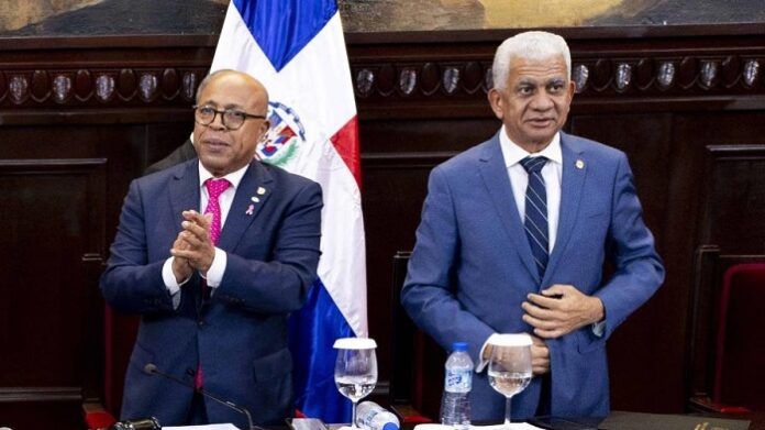 prm-ratifica-a-ricardo-de-los-santos-como-presidente-del-senado-y-a-pacheco-en-la-camara-de-diputados