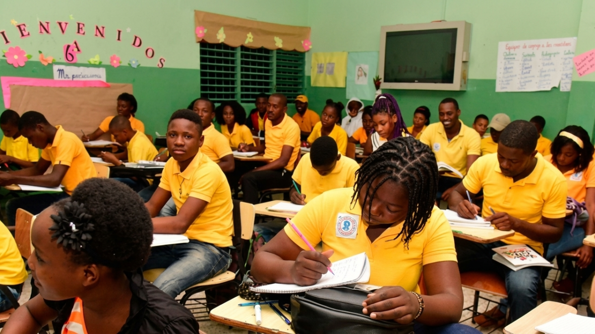 estudiantes-haitianos-aumentan-en-18,394-y-superan-los-205,000-en-rd;-dominicanos-disminuyen-en-23,846