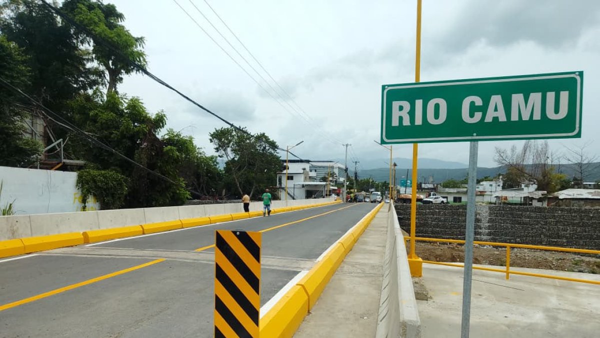 asi-es-el-nuevo-puente-que-inauguro-obras-publicas-sobre-rio-camu-en-la-vega