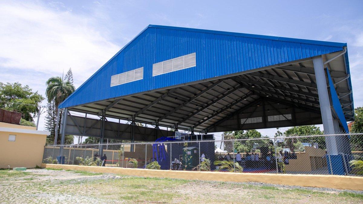 entregan-nuevo-techado-en-el-politecnico-mercedes-consuelo-matos-de-san-juan-de-la-maguana