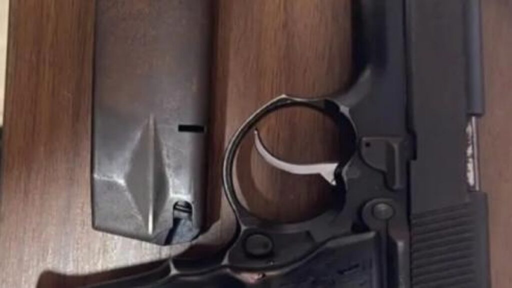 entregan-pistola-a-la-policia-para-investigar-muerte-a-tiros-en-la-cuaba