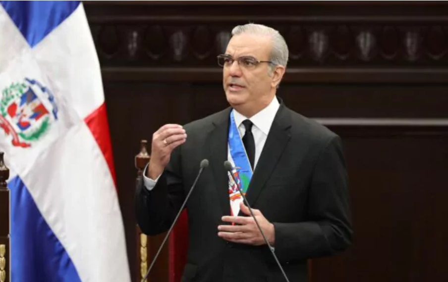 presidente-abinader-entra-a-sus-dos-ultimos-anos-de-gobierno-con-el-reto-de-consolidar-su-legado-y-mantener-al-prm-en-el-poder