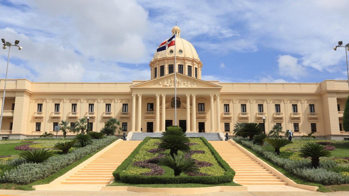 presidenciables-del-prm-siguen-«subidos-en-el-palo»-del-tren-gubernamental