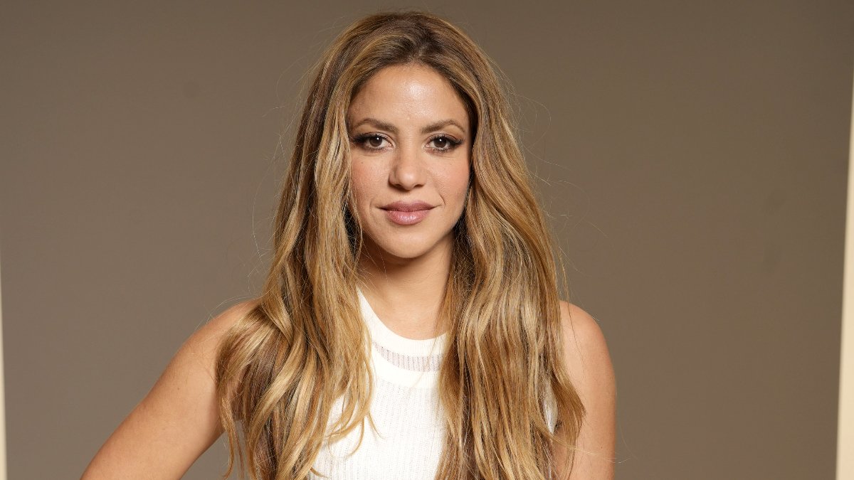 shakira-realiza-visita-sorpresa-a-escuelas-danadas-por-sismo-en-colombia-y-promete-reconstruirlas