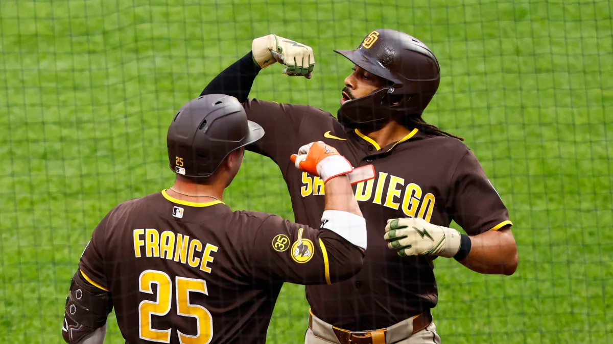 fernando-tatis-jr.-castiga-a-los-lanzadores-con-hermetica-noche-de-dos-jonrones