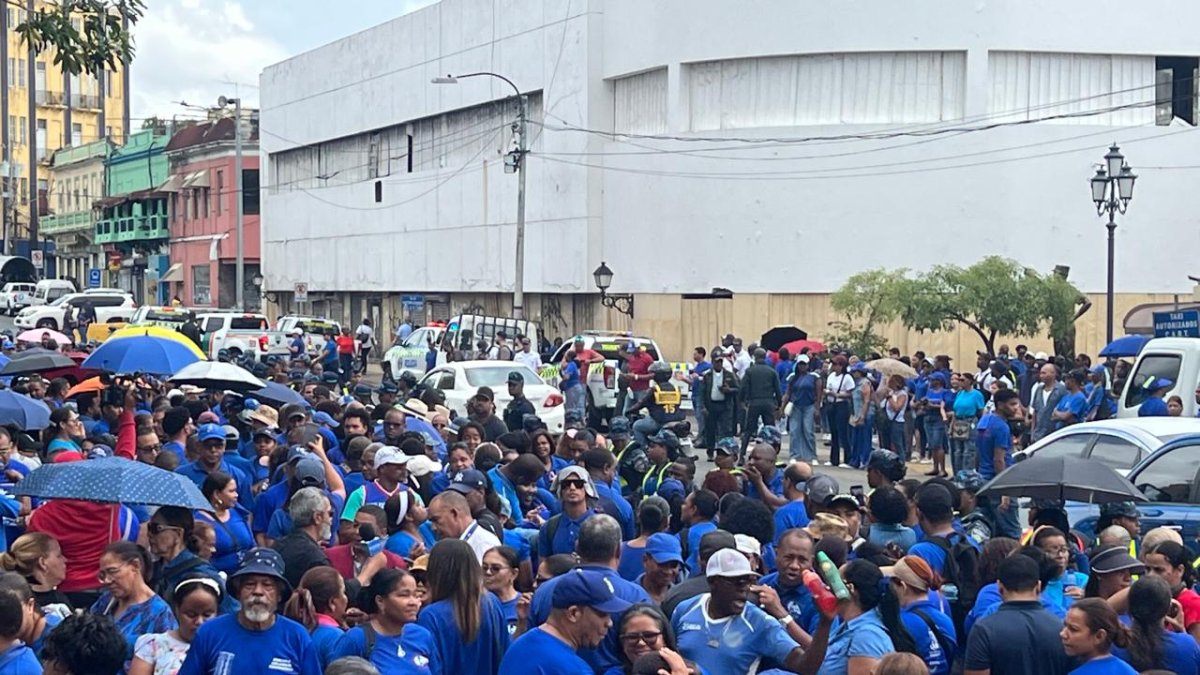 la-adp-acusa-al-ministerio-de-educacion-de-nombrar-10,000-maestros-sin-concurso