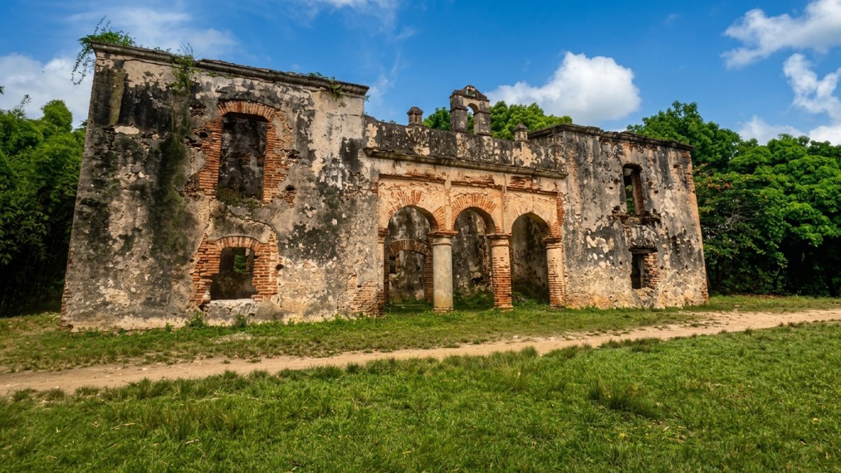 verguenza:-la-desidia-estatal-que-carcome-el-palacete-de-palave-en-santo-domingo-oeste