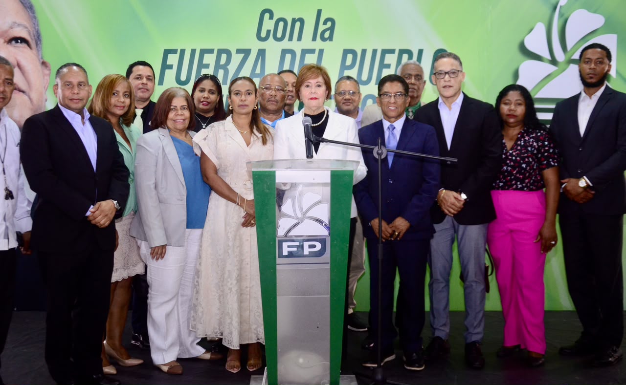 reportaje-la-oposicion-lanza-duras-criticas-por-supuestas-precariedades-en-inicio-de-ano-escolar