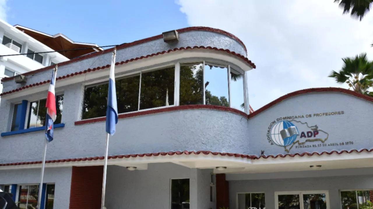 reportaje-adp-dice-sus-miembros-acudiran-este-lunes-a-las-aulas;-aunque-el-inicio-a-clases-tiene-precariedades