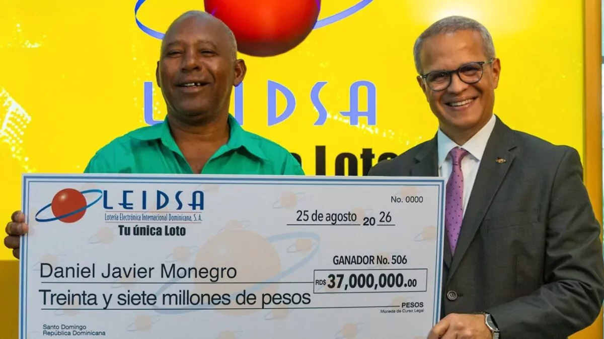 ¡Algo es algo! Se sacó RD$37 millones en lotería y regalará 100 pesos a cada amigo que le pida