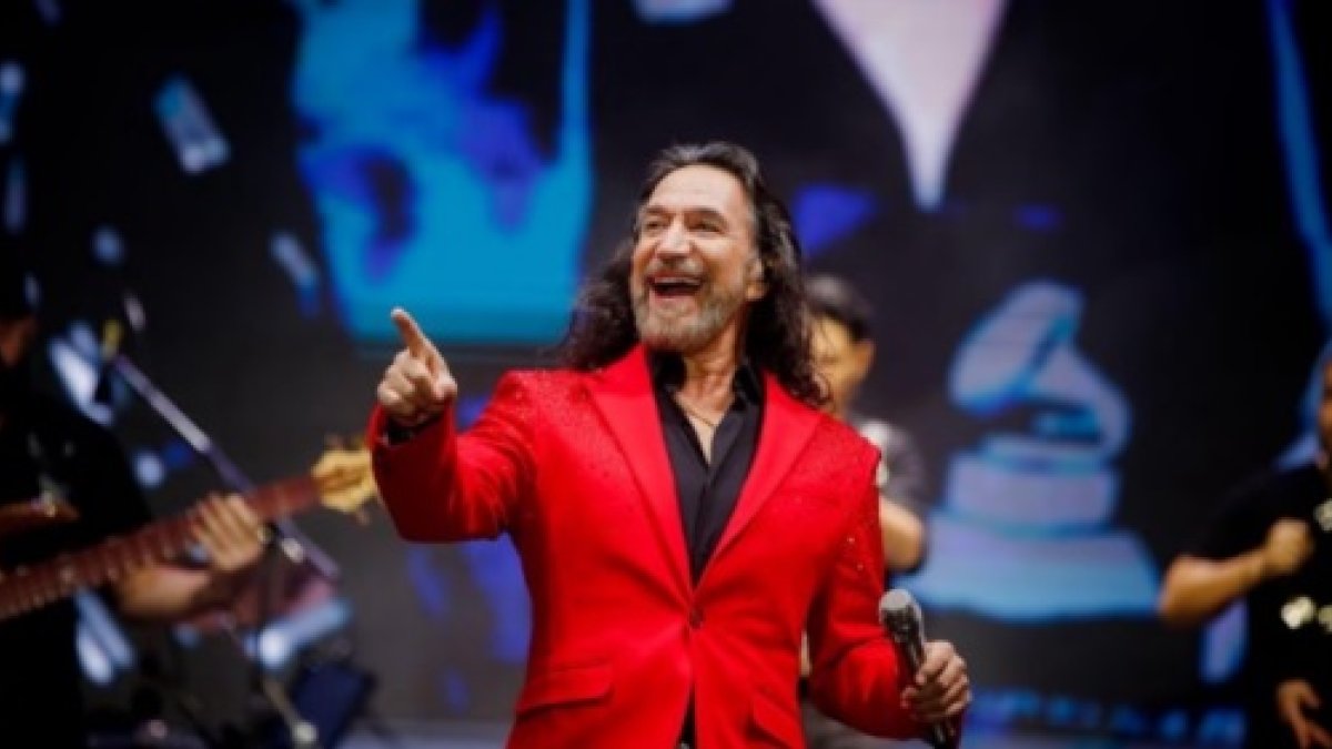 Marco Antonio Solís enciende Pensilvania a ritmo de bachata