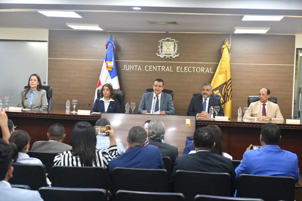 JCE suspende artículo que prohibía publicar encuestas fuera de la precampaña y campaña electoral