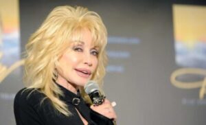 Dolly Parton se convierte en la artista más escuchada del mundo tras su muerte