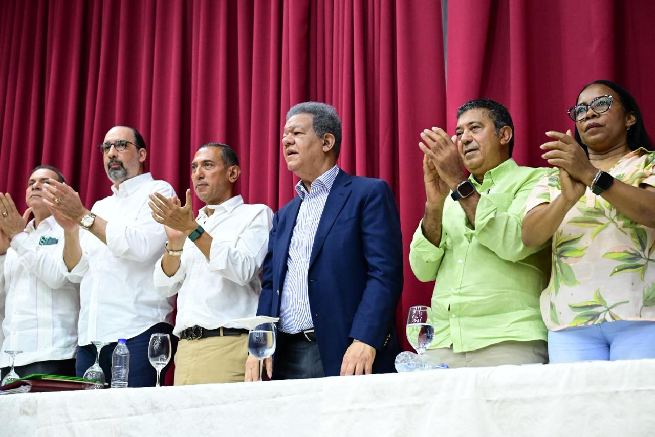 leonel-encabeza-asambleas-en-la-vega-y-bonao-y-asegura-fuerza-del-pueblo-ganara-las-proximas-elecciones