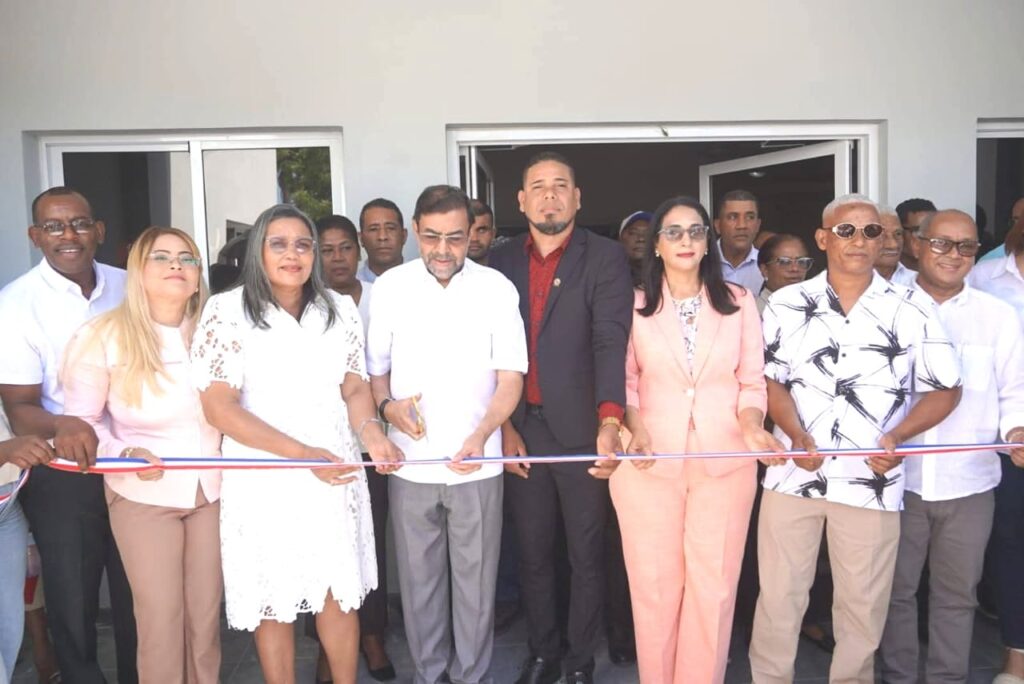 Con Fondos provenientes de Hidroeléctrica “Los Toros”; Gobierno inaugura moderna Funeraria Municipal en Azua.