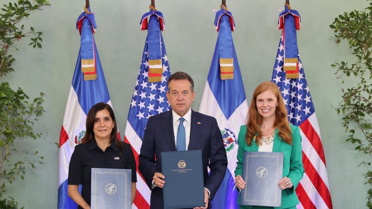 rd-formaliza-adhesion-a-declaracion-de-consenso-de-ginebra-sobre-la-promocion-de-salud-de-la-mujer