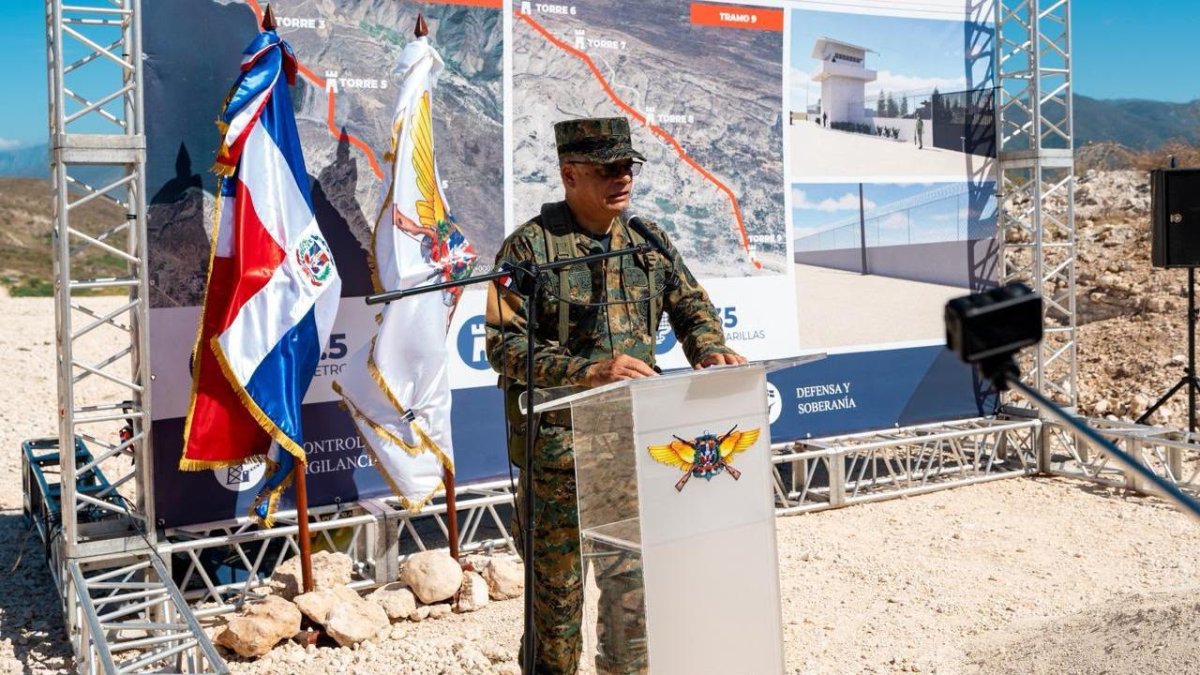 Verja fronteriza tendrá 14.5 kilómetros más en Jimaní; Gobierno inicia construcción