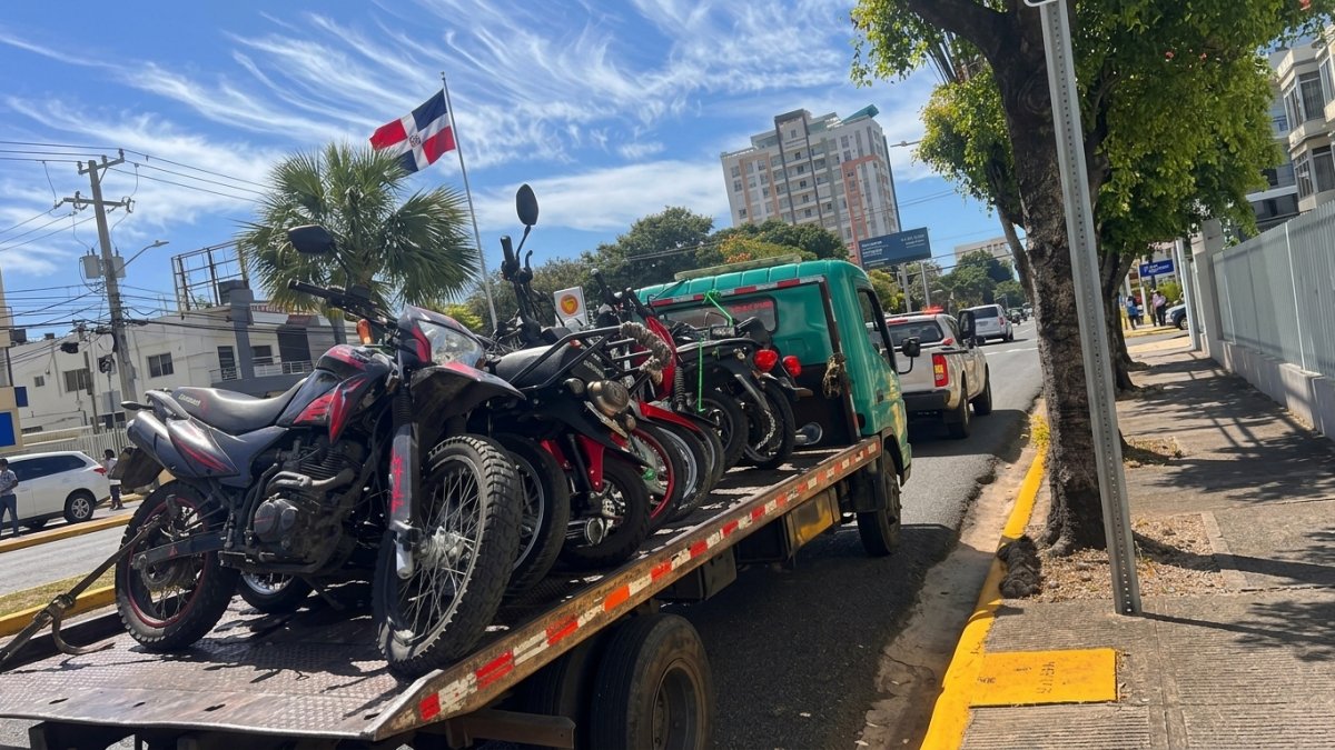 sacan-de-circulacion-decenas-de-vehiculos-pesados-y-motocicletas-en-operativos-relampago