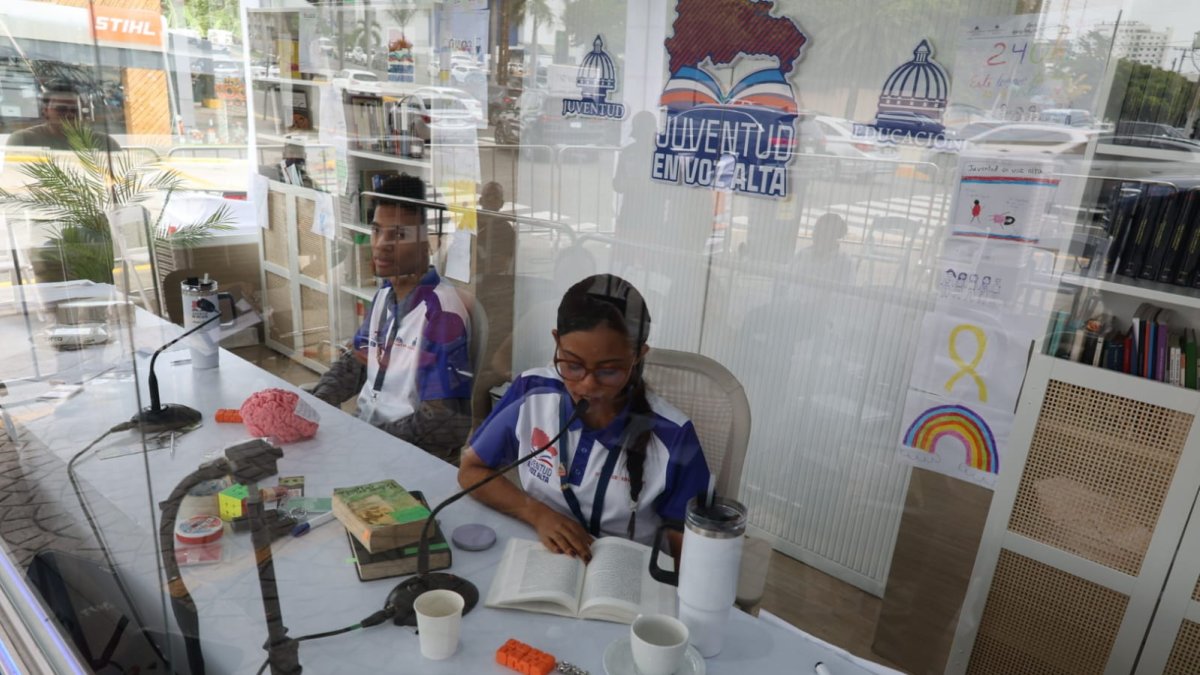 juventud-en-voz-alta-alcanza-280-horas-de-lectura-continua;-jovenes-apuntan-a-llegar-a-600
