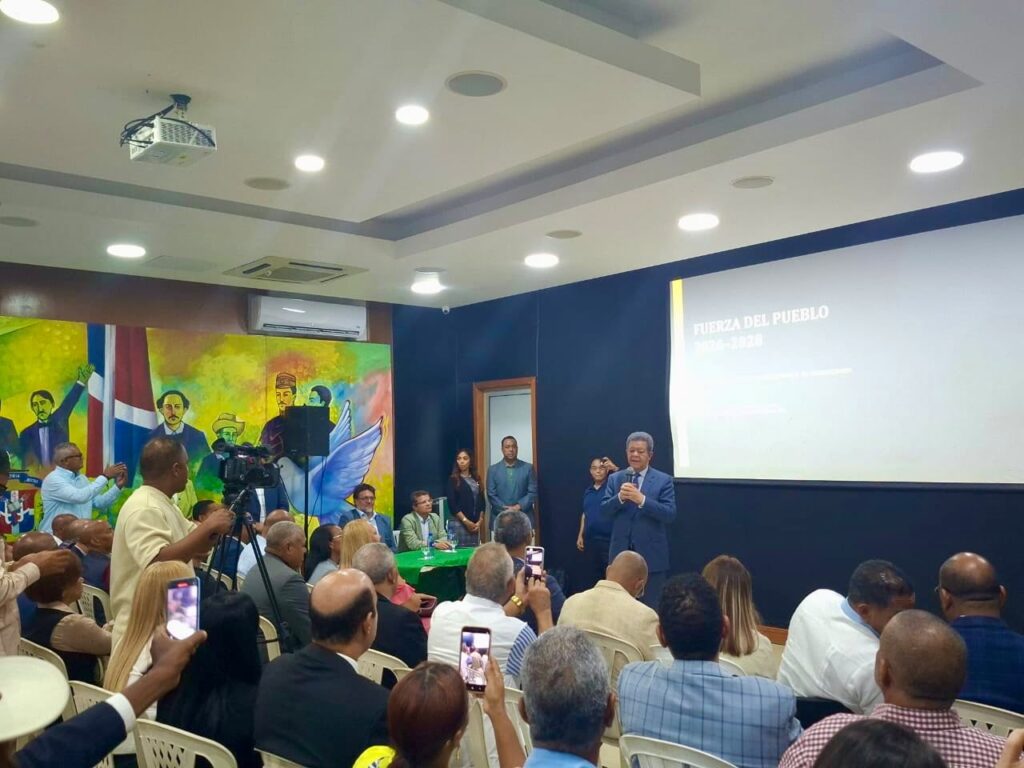 Leonel Fernández pretende convertir  a la Fuerza del Pueblo en centro de enseñanza permanente
