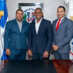 Director de UTEPDA recibe visita de legisladores de Pedernales y garantiza apoyo para rehabilitar caminos agrícolas