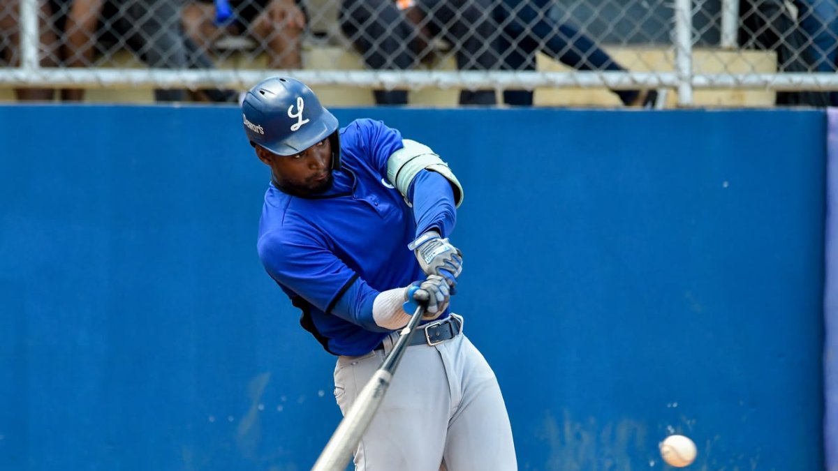 licey-y-aguilas-empatan;-orelvis-martinez-impulsa-cuatro-carreras