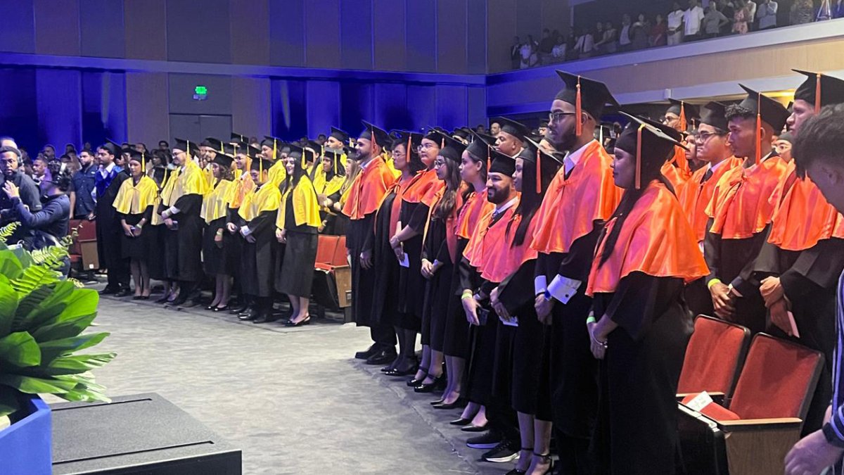 unapec-entrega-titulos-a-otros-858-profesionales-en-su-quincuagesima-novena-graduacion-ordinaria