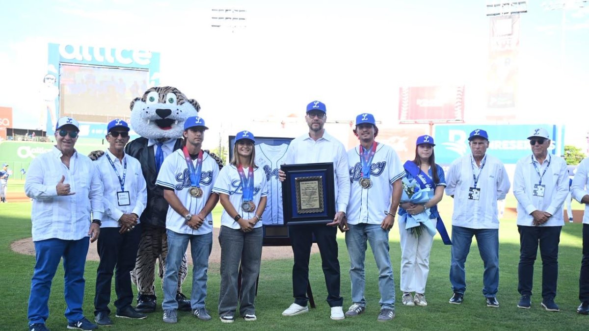 licey-rinde-homenaje-a-los-hermanos-pigozzi,-medallistas-de-oro-de-los-juegos-santo-domingo-2026