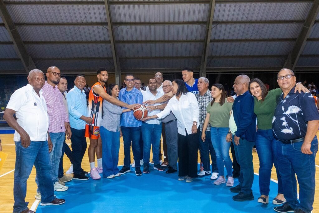 con-partido-entre-las-malvinas-y-puerto-plata-inicia-en-neiba-el-xiv-torneo-de-baloncesto-superior-bahoruco-2026-copa-guillermito-lama