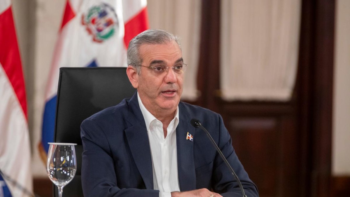 abinader-designa-a-25-funcionarios-en-el-servicio-exterior