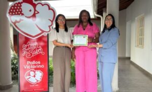 Pollos Victorina celebra su aniversario junto a Bávaro Adventure Park y Sprite