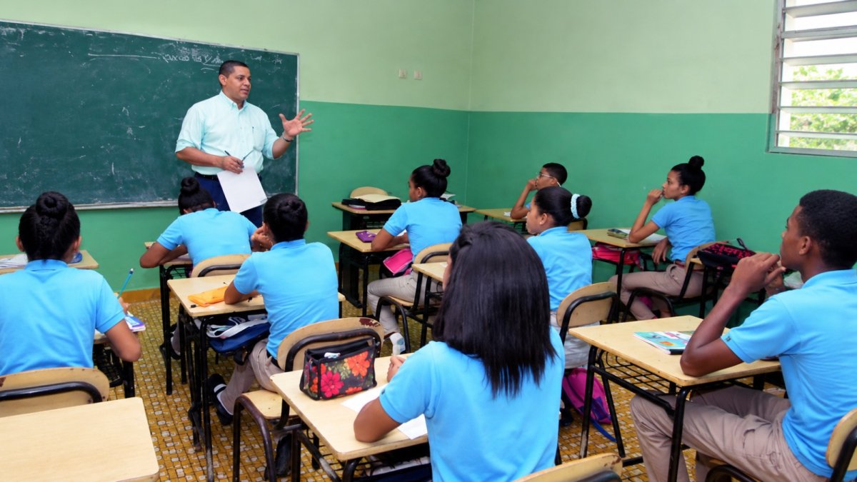 educacion-autoriza-el-regreso-a-las-aulas-tras-el-levantamiento-de-alertas-por-el-coe