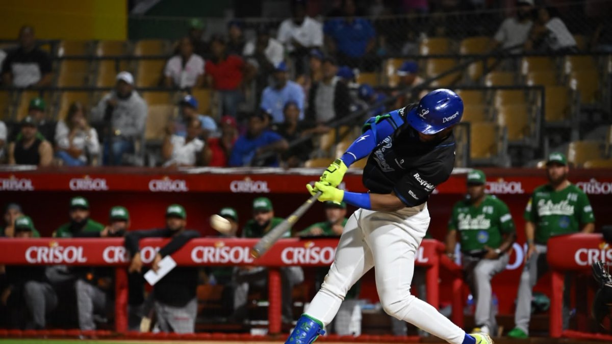 rojas-jr.-pega-su-primer-jonron-y-licey-blanquea-a-las-estrellas