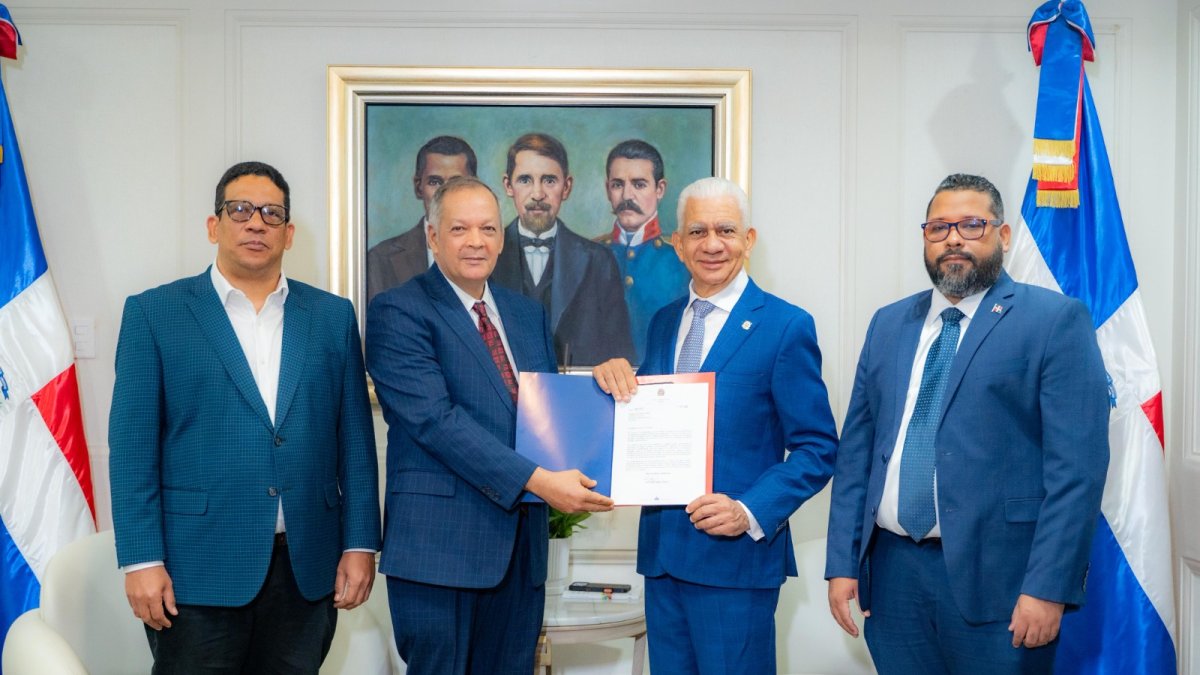 Senado recibe proyecto sobre bienes, servicios y obras públicas