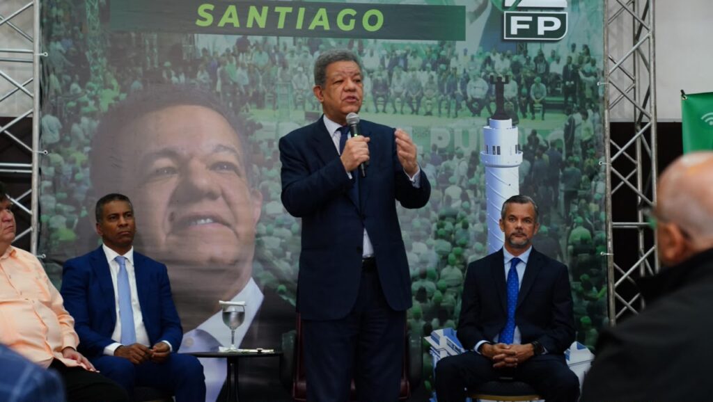 leonel-fernandez-encabezara-encuentros-politicos-y-empresariales-en-santiago